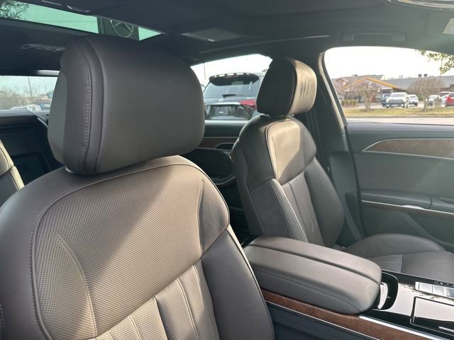 Used 2024 Audi A8 L 3.0T w/ Comfort Plus Package image 32