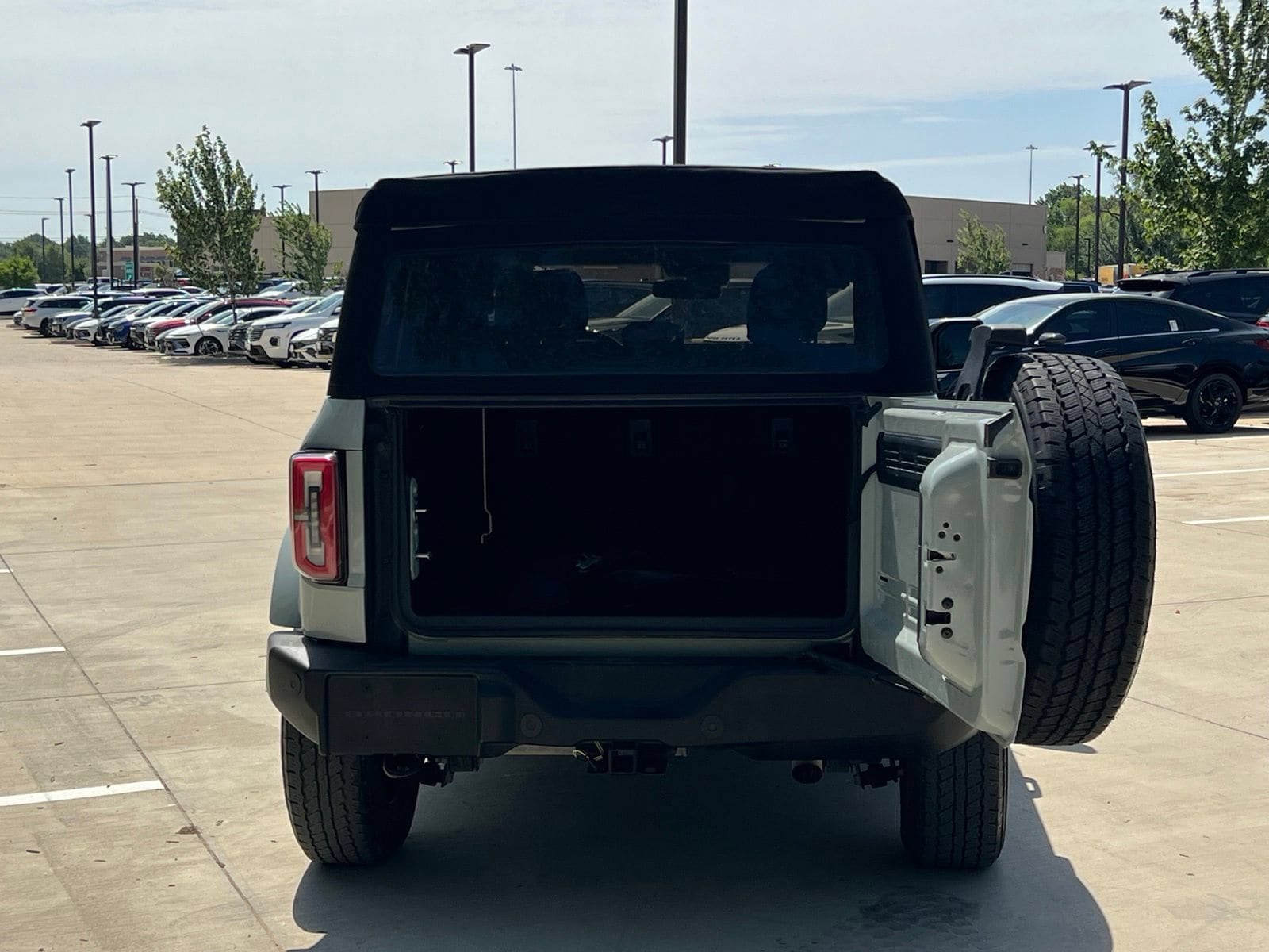 Used 2023 Ford Bronco Outer Banks AWD/4WD image 14