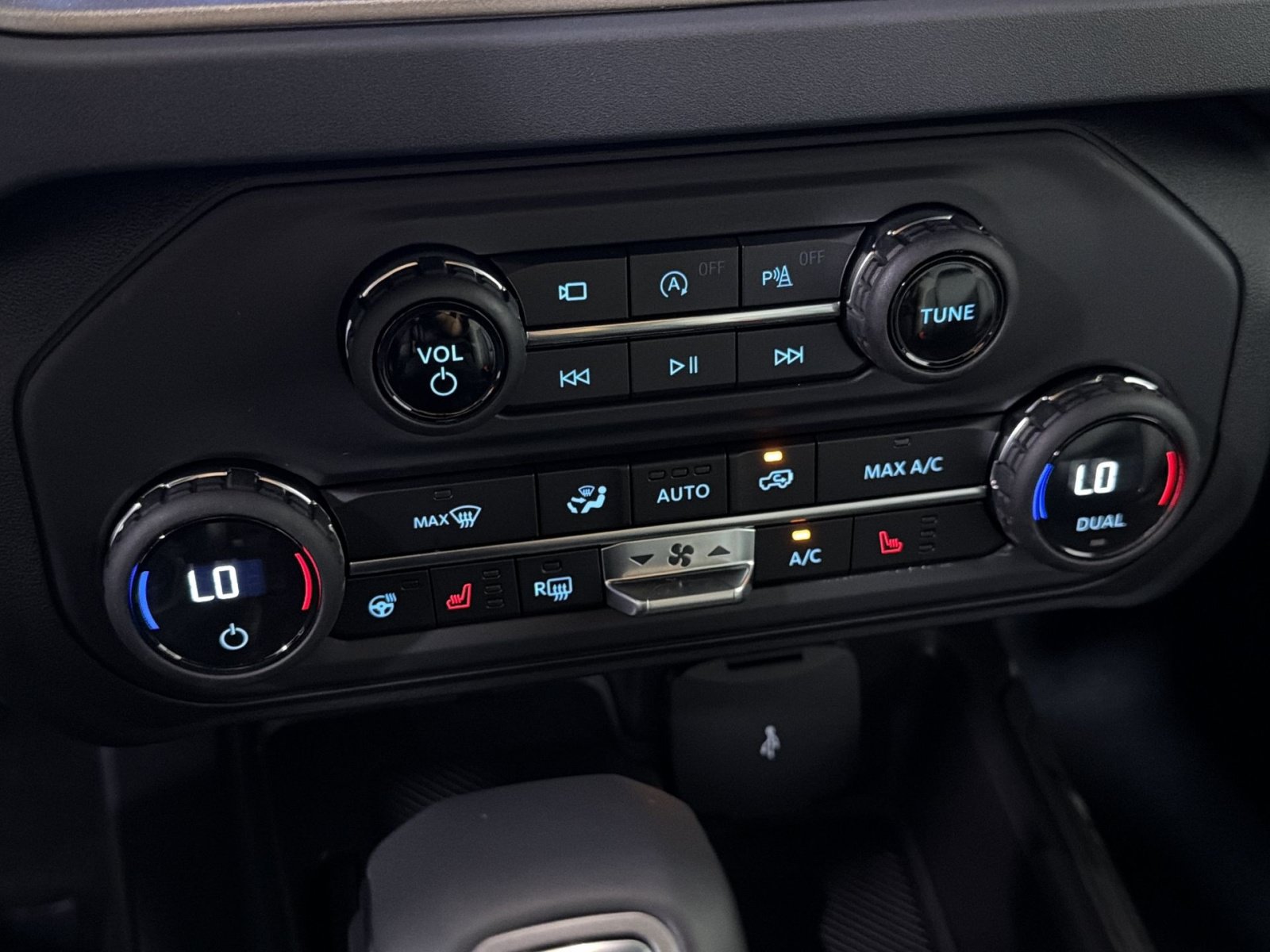 New 2026 Ford Bronco Outer Banks AWD/4WD image 22