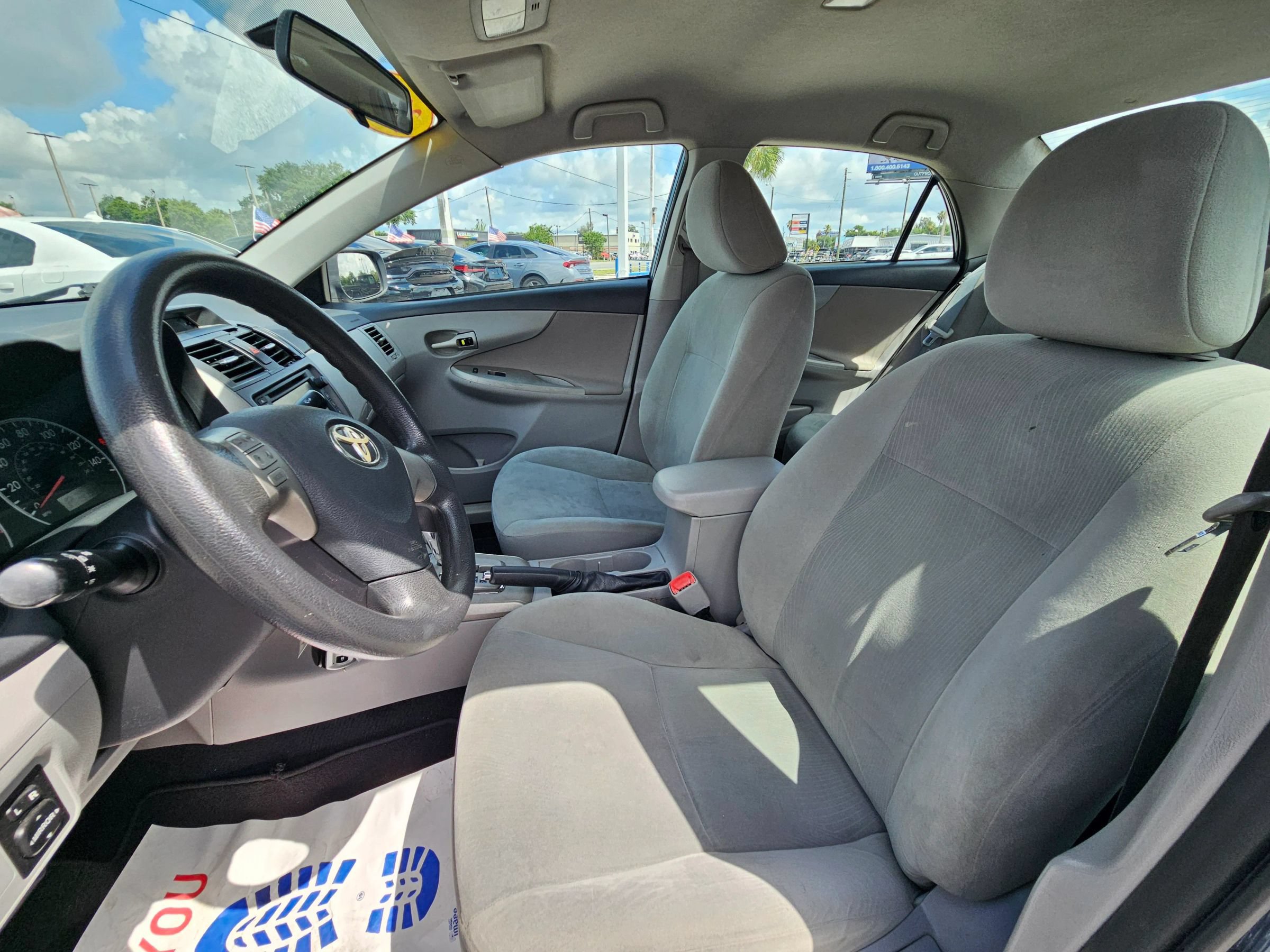 Used 2013 Toyota Corolla LE FWD image 13