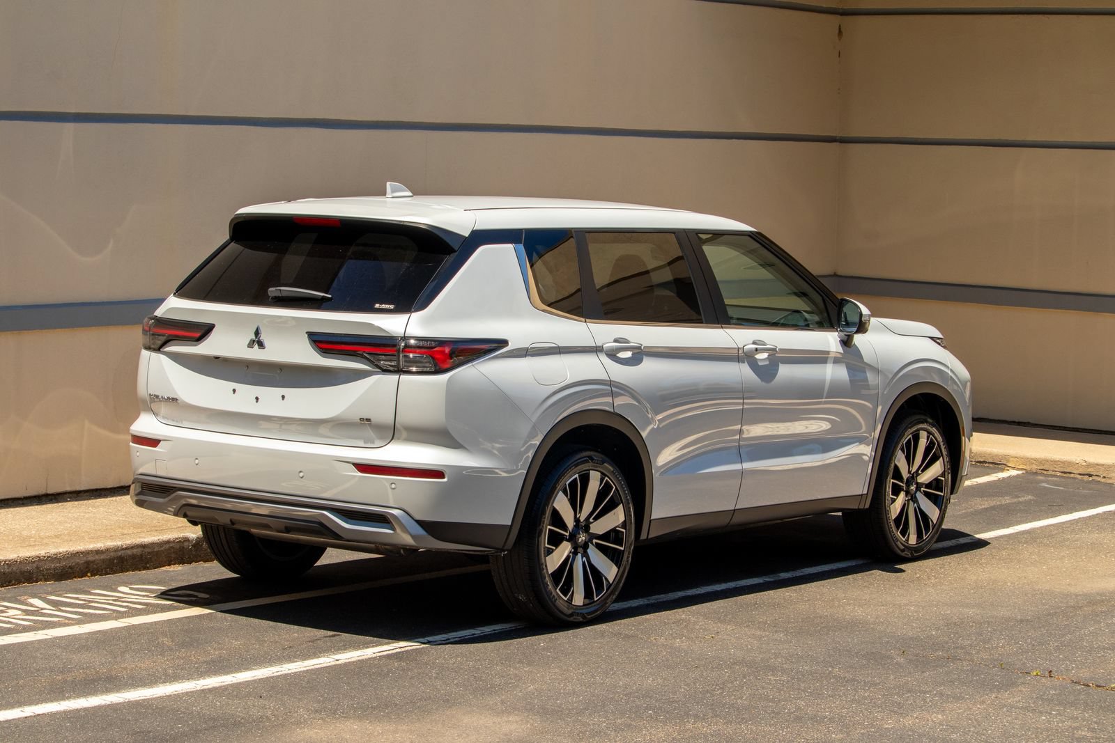 New 2026 Mitsubishi Outlander SE AWD/4WD image 8