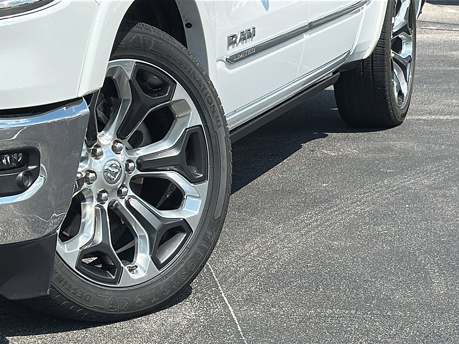 Used 2021 RAM 1500 Limited image 3