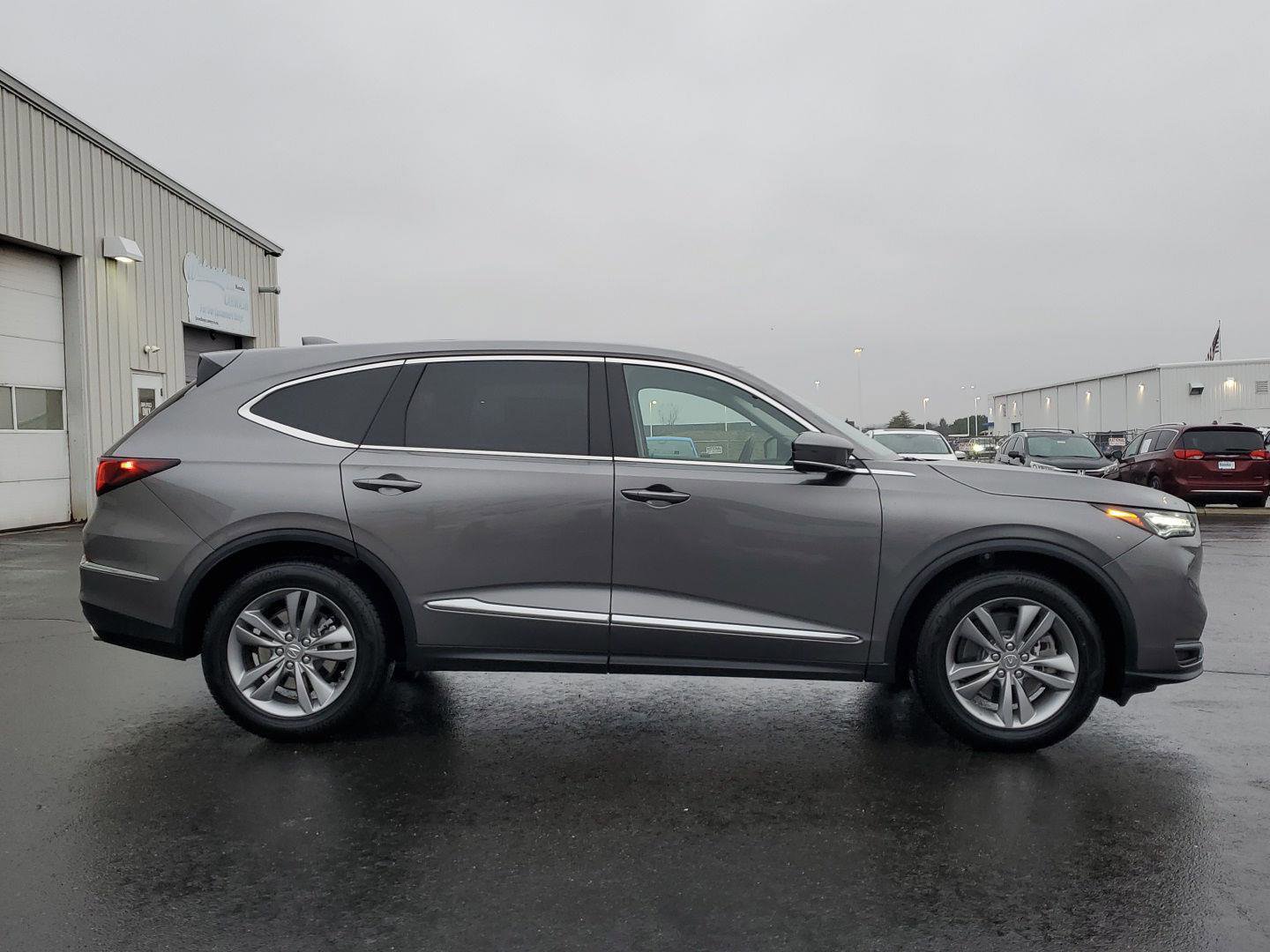 Used 2025 Acura MDX SH-AWD image 8