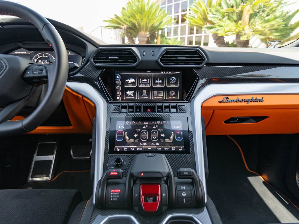 Used 2024 Lamborghini Urus S AWD/4WD image 29