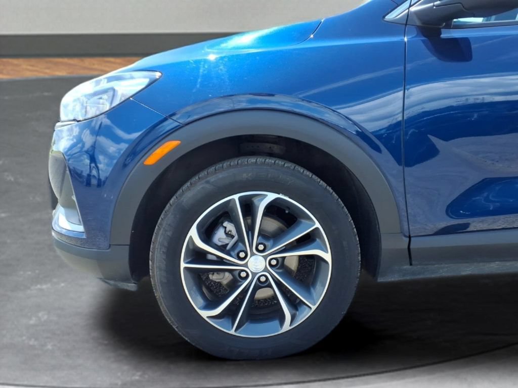 Certified 2022 Buick Encore GX Select w/ Safety Package II AWD/4WD image 4