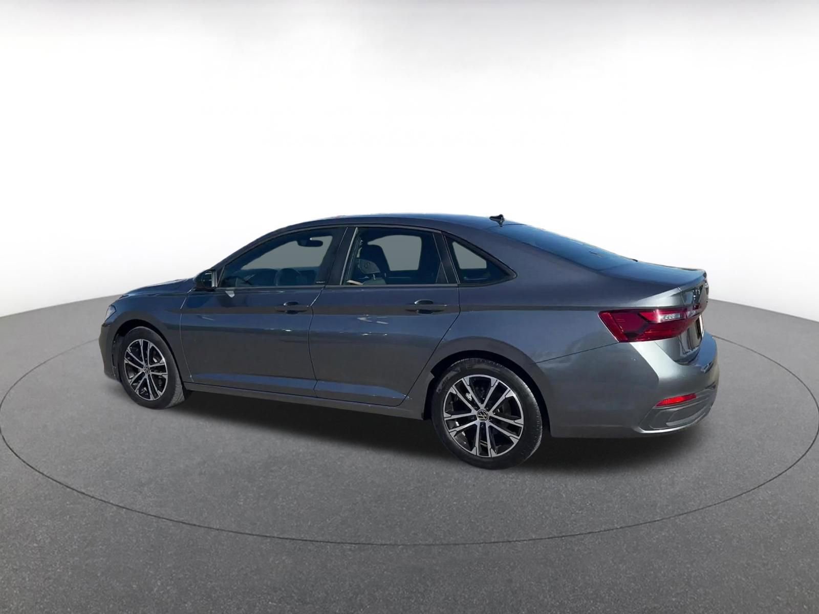 Used 2025 Volkswagen Jetta Sport image 10