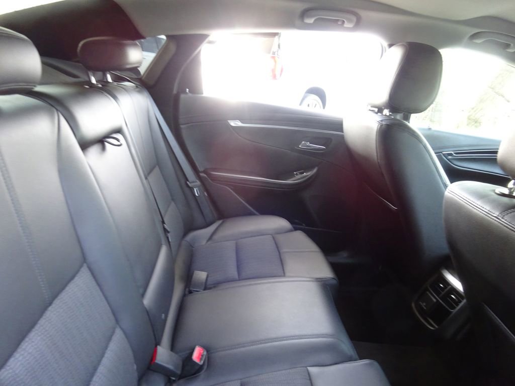 Used 2018 Chevrolet Impala LT w/ LT Entertainment Package FWD image 22