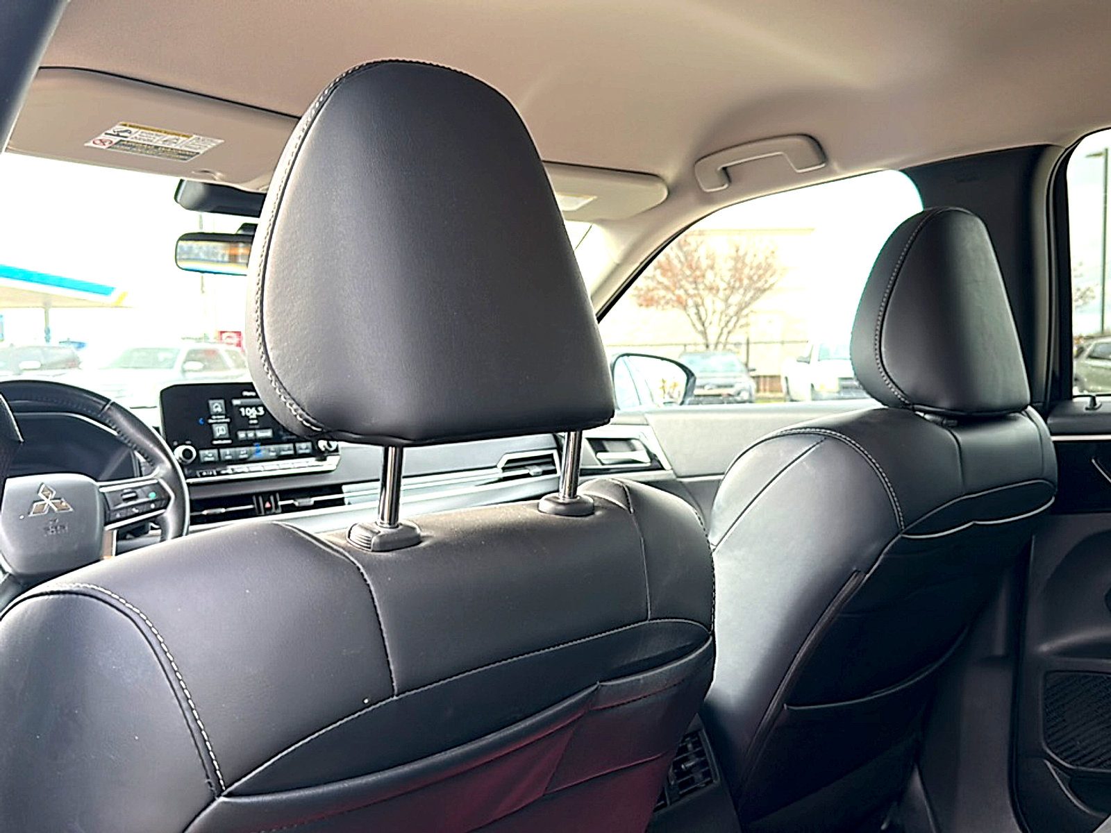 Used 2024 Mitsubishi Outlander SE image 13