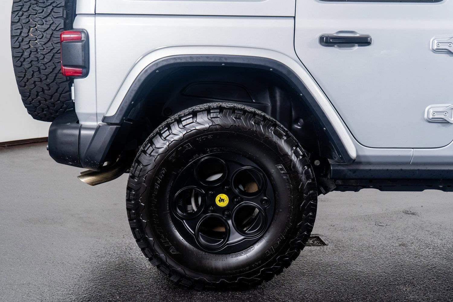 Used 2023 Jeep Wrangler Unlimited Rubicon 392 w/ Trailer Tow Package image 8