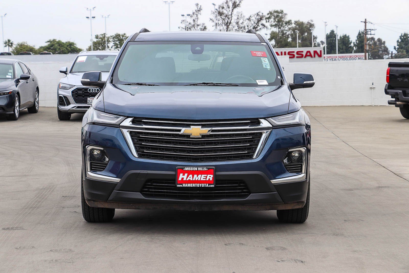 Used 2023 Chevrolet Traverse LT FWD image 2
