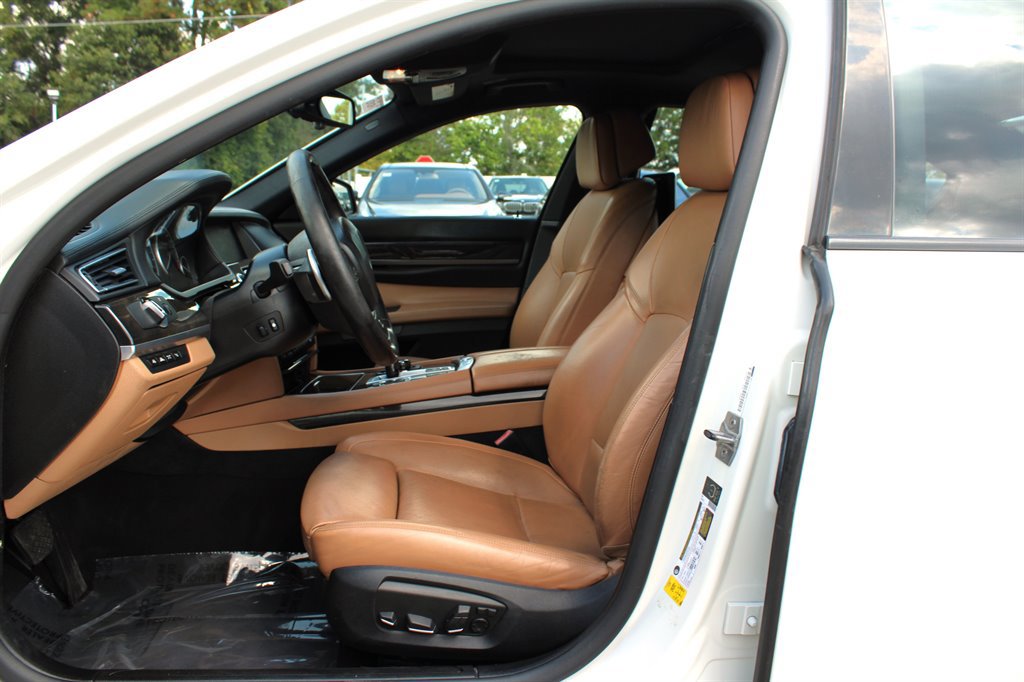 Used 2013 BMW 750Li RWD image 14