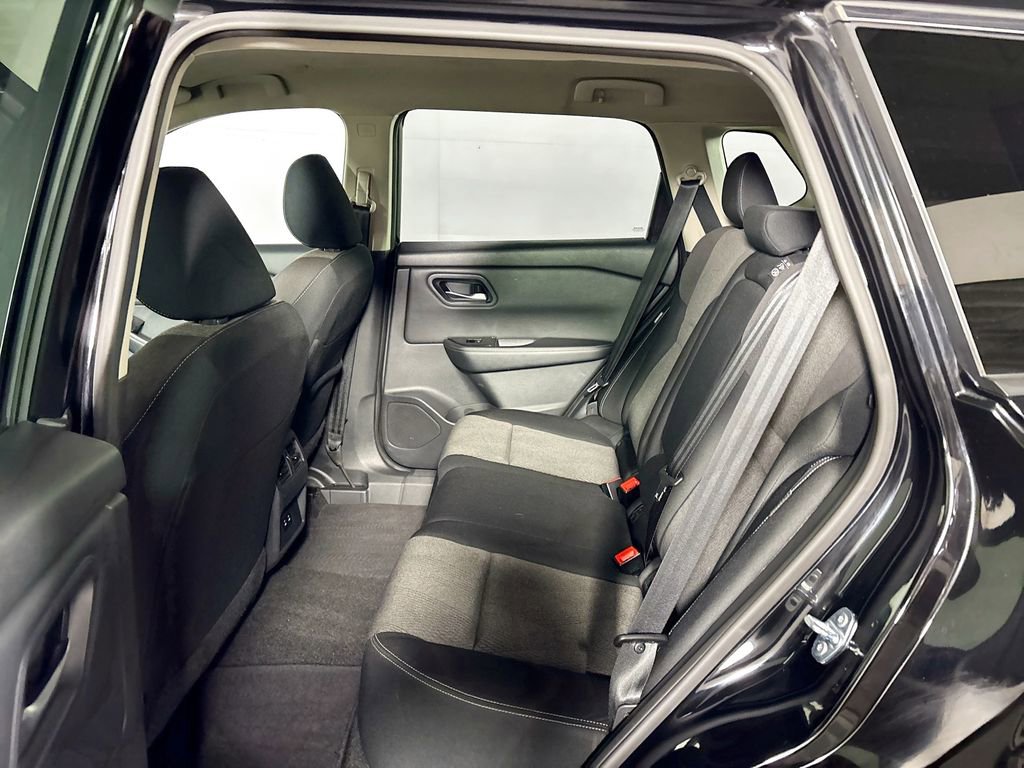 Used 2024 Nissan Rogue SV image 19