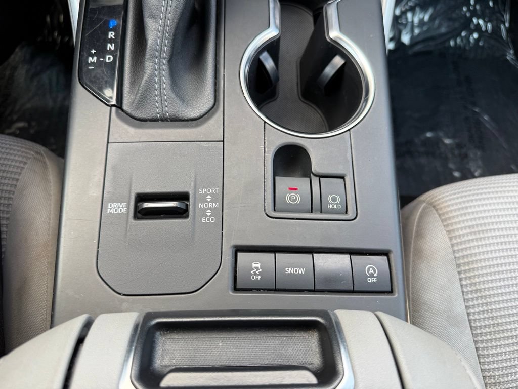 Used 2022 Toyota Highlander LE FWD image 42