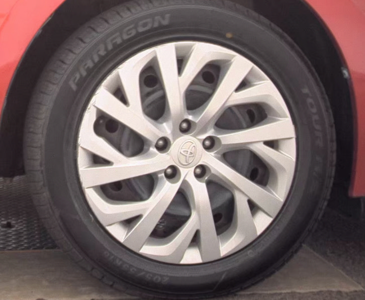 Used 2018 Toyota Corolla LE FWD image 14