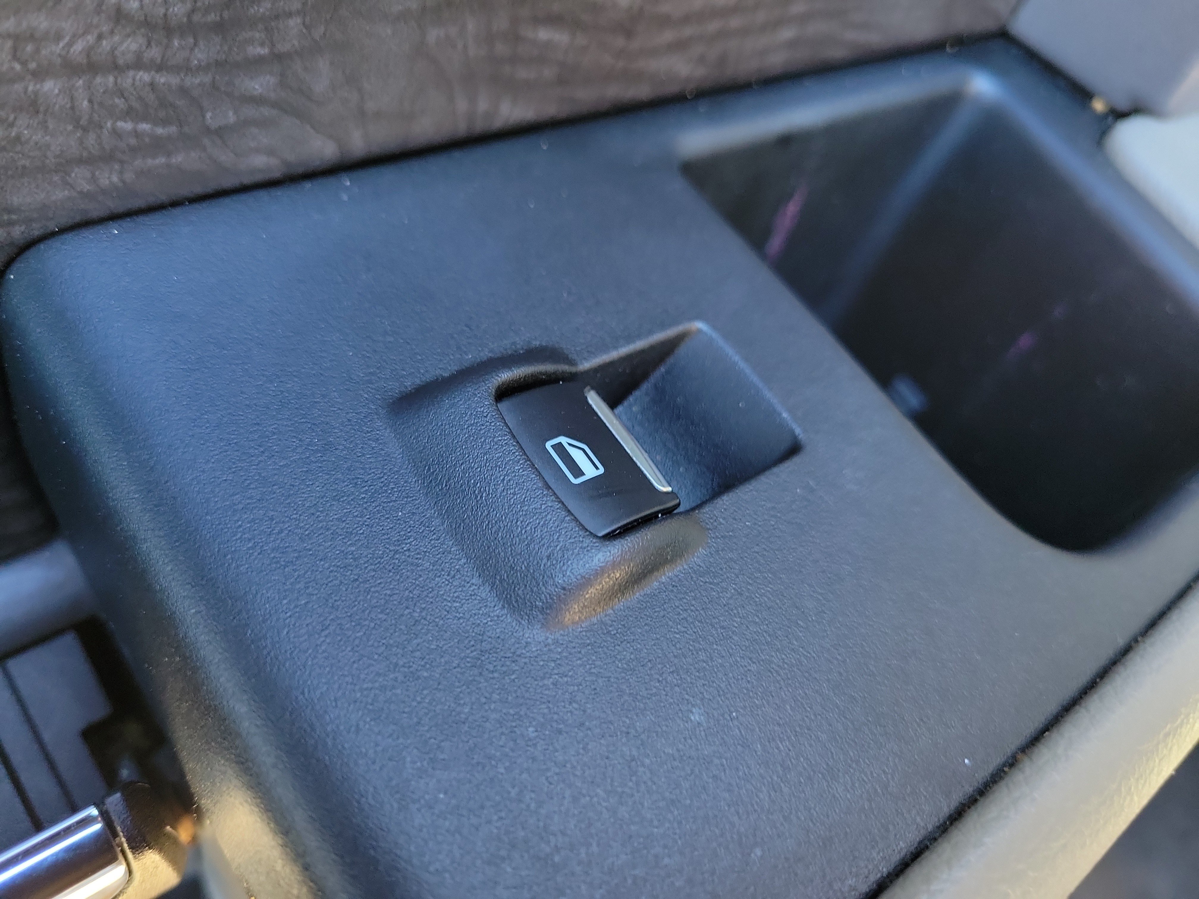 Used 2019 Ford Expedition Limited w/ Equipment Group 301A AWD/4WD image 15