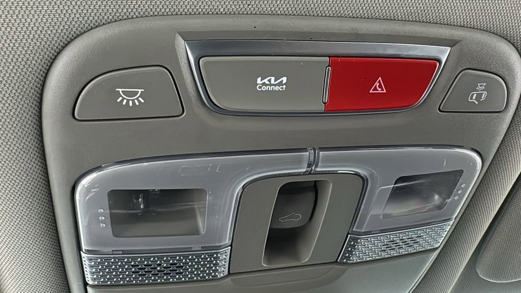 Used 2025 Kia Telluride S image 32