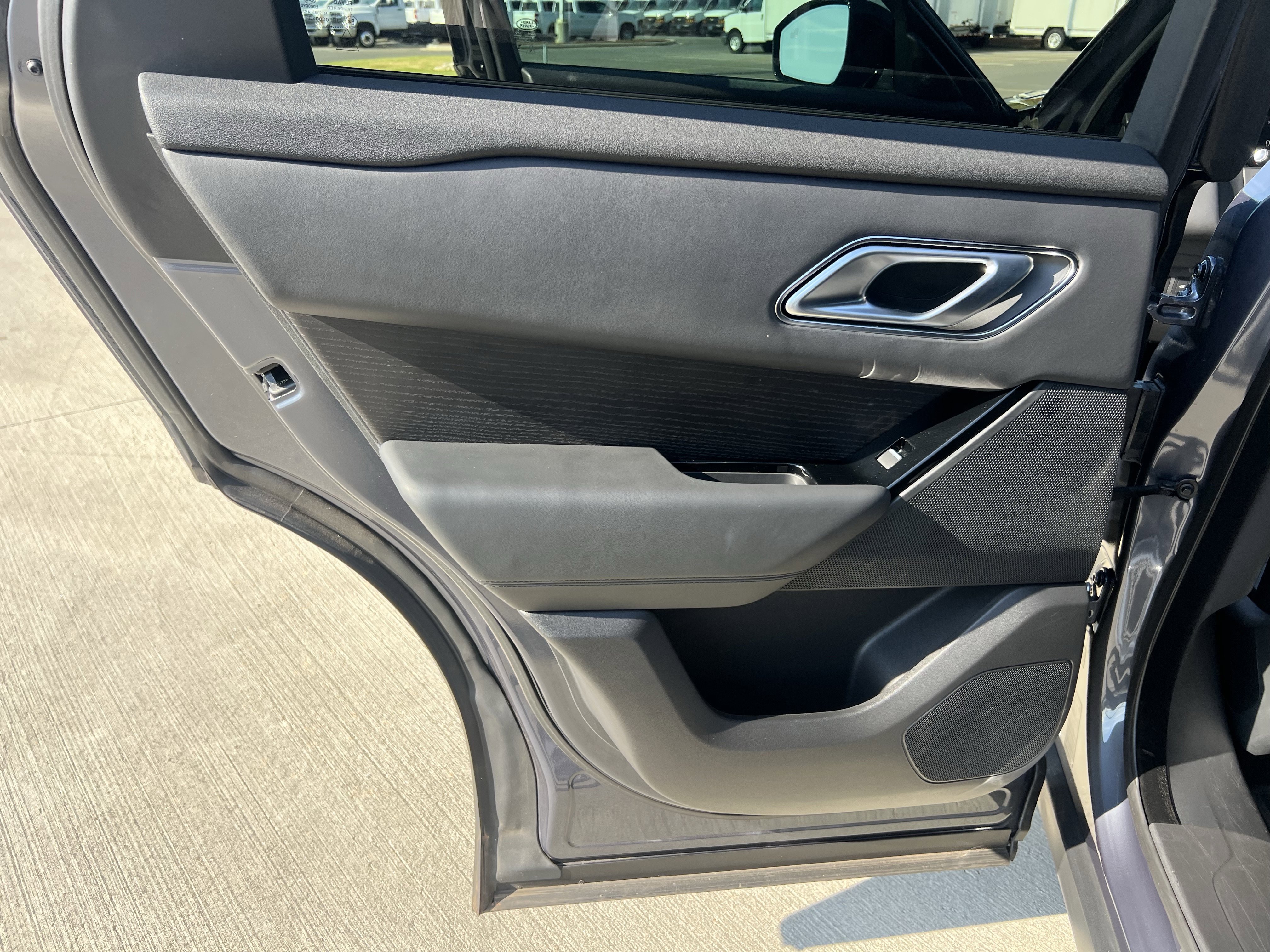 Used 2024 Land Rover Range Rover Velar Dynamic HSE image 29