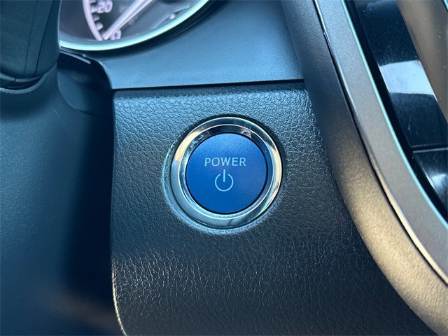 Used 2021 Toyota Camry LE image 32