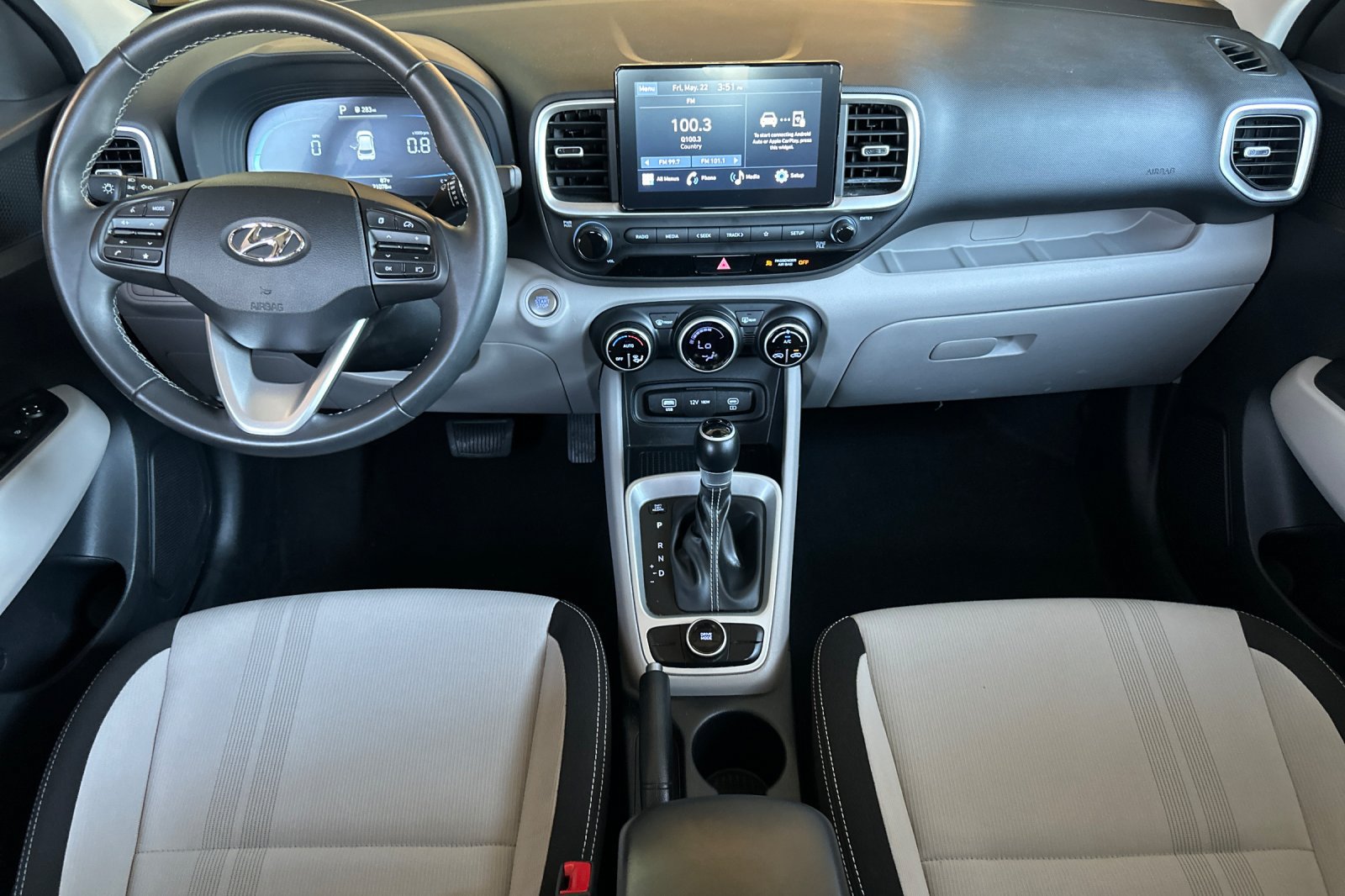 Certified 2025 Hyundai Venue SEL FWD image 13