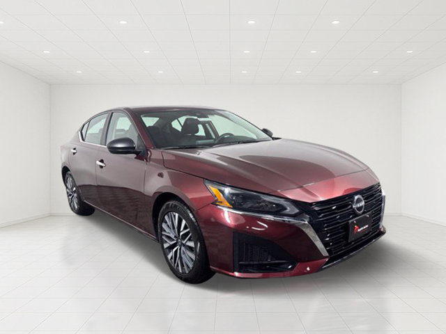 Used 2024 Nissan Altima 2.5 SV