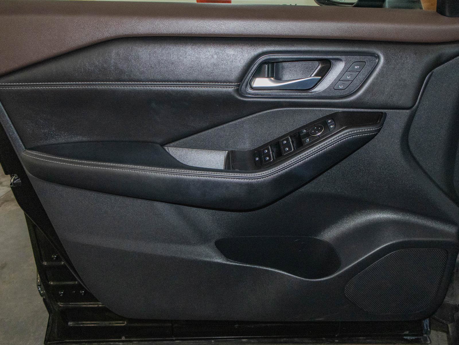 Used 2023 Nissan Rogue SL image 10