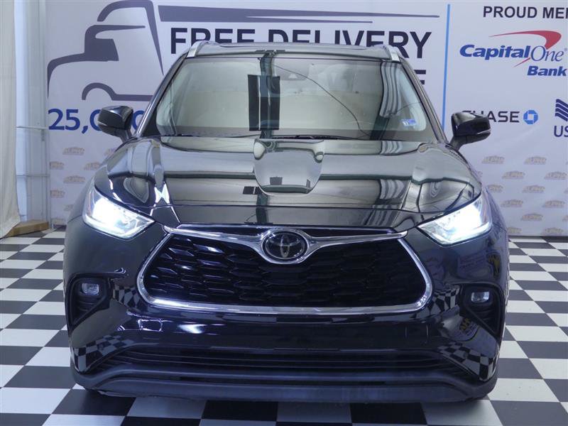 Used 2020 Toyota Highlander Limited AWD/4WD image 2