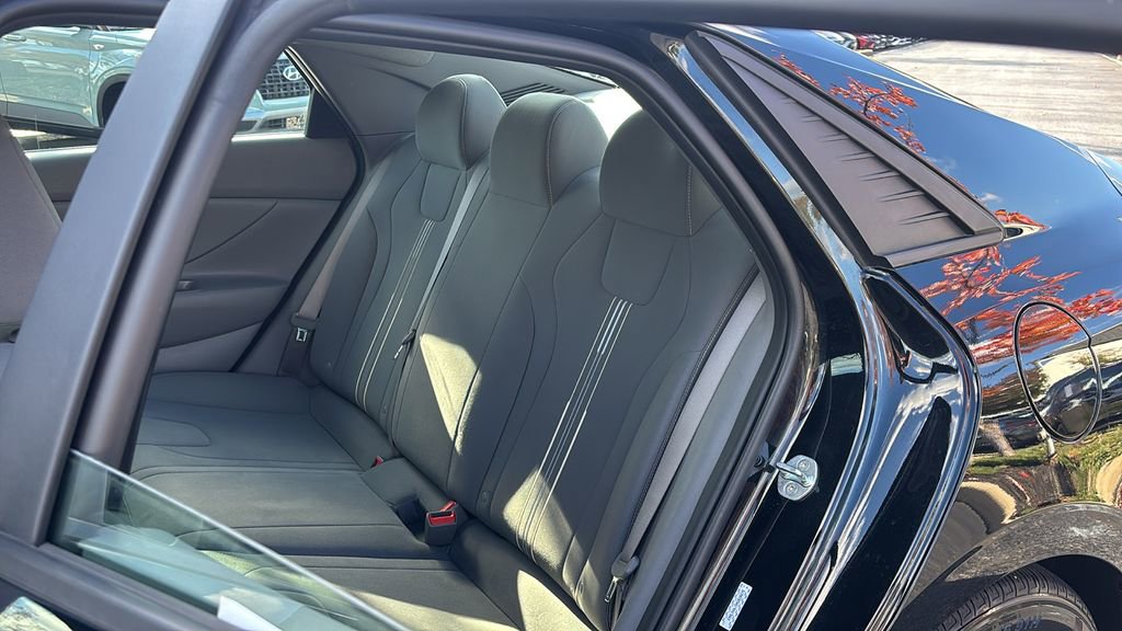 Used 2022 Hyundai Elantra Blue image 27