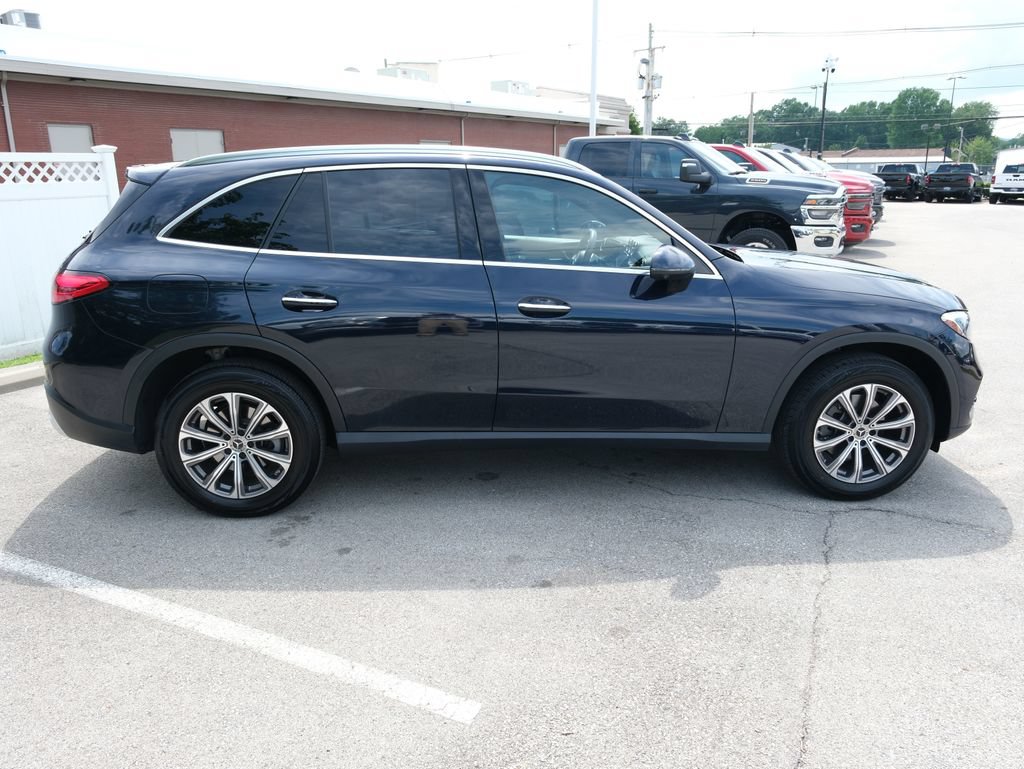 Used 2023 Mercedes-Benz GLC 300 image 2