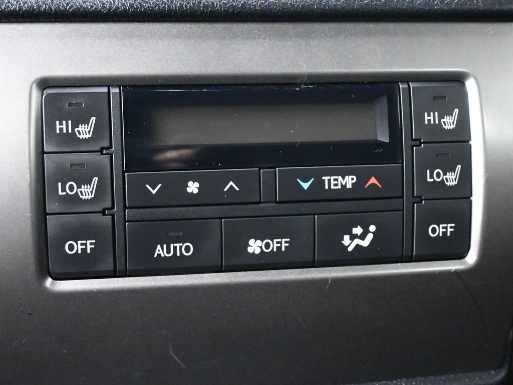 Used 2023 Lexus GX 460 Premium w/ Accessory Package image 18
