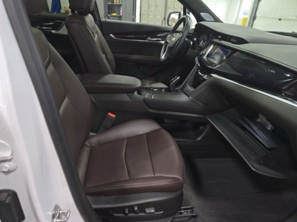 Used 2024 Cadillac XT6 Premium Luxury w/ Technology Package AWD/4WD image 10