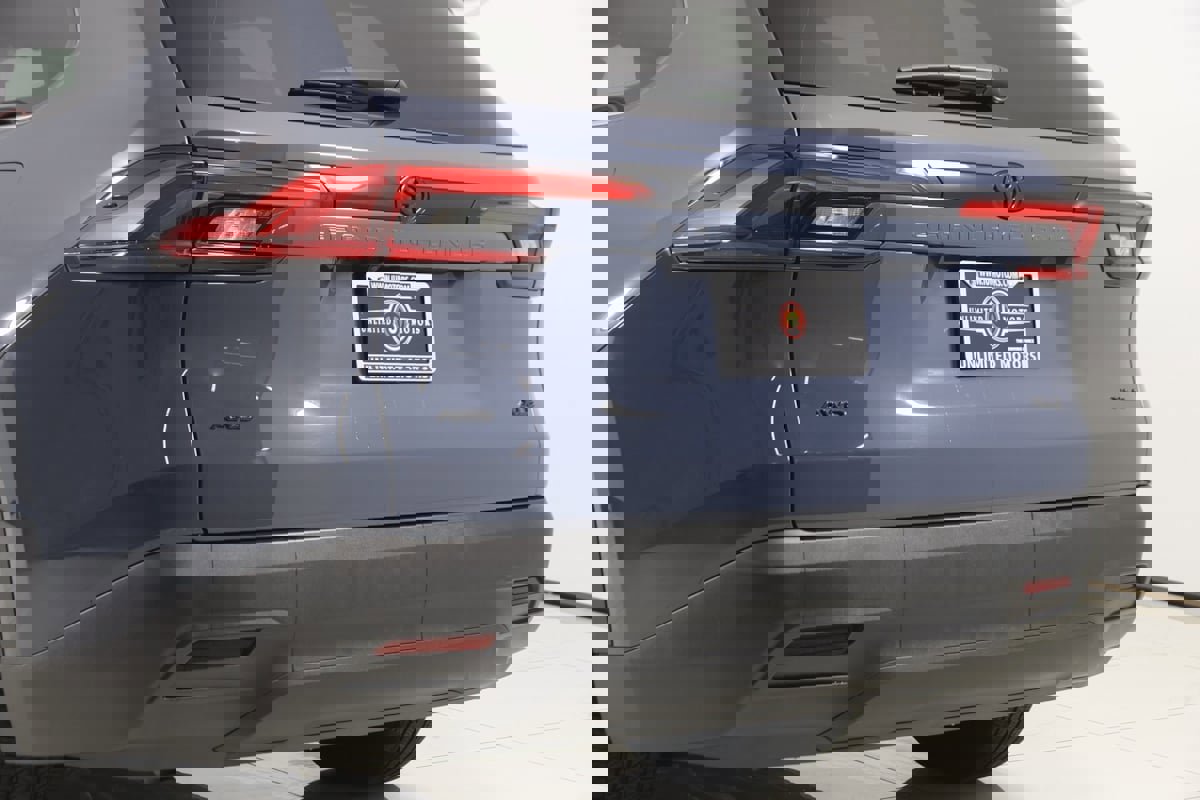 Used 2024 Toyota Grand Highlander XLE image 23