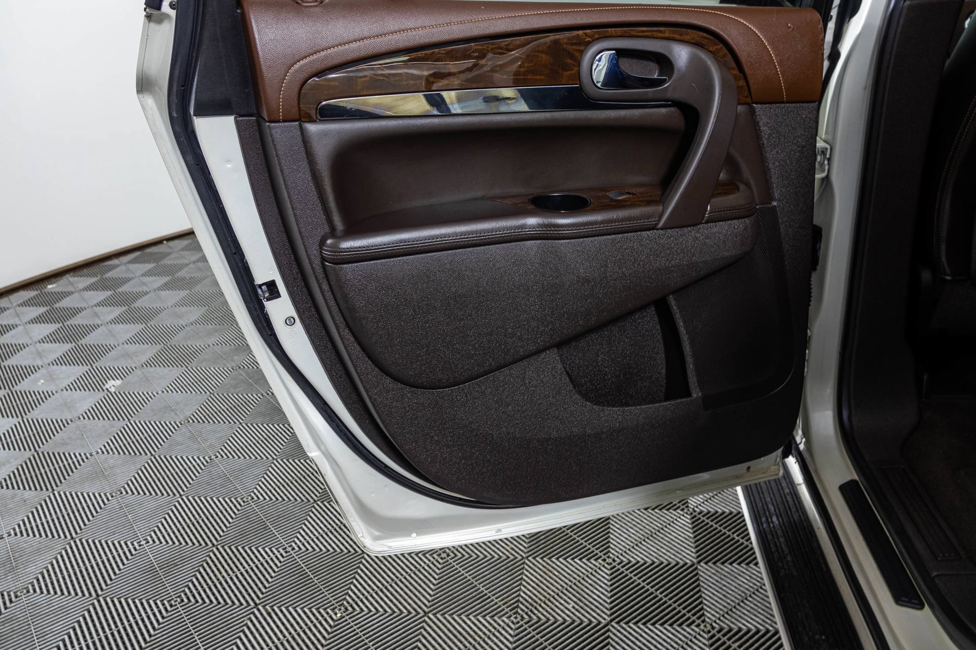 Used 2013 Buick Enclave Premium w/ Trailering Provision Package AWD/4WD image 47