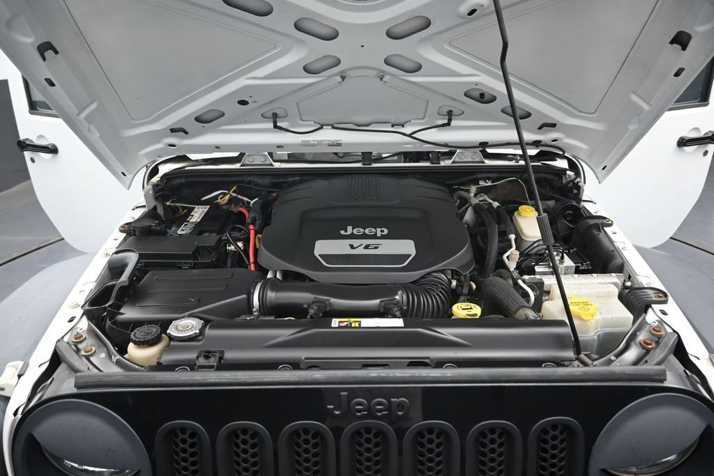 Used 2015 Jeep Wrangler Sport AWD/4WD image 25