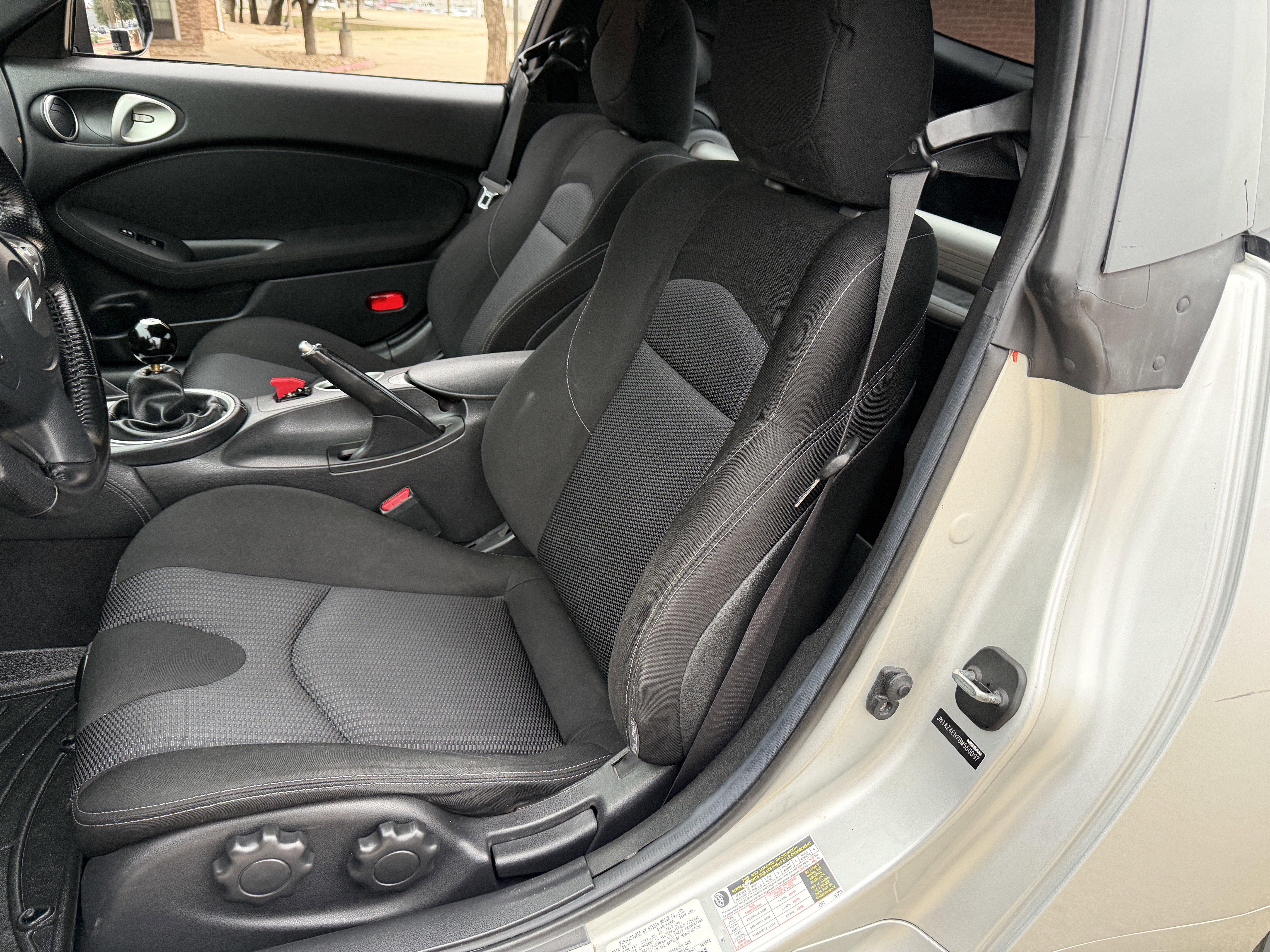 Used 2011 Nissan 370Z Coupe image 19