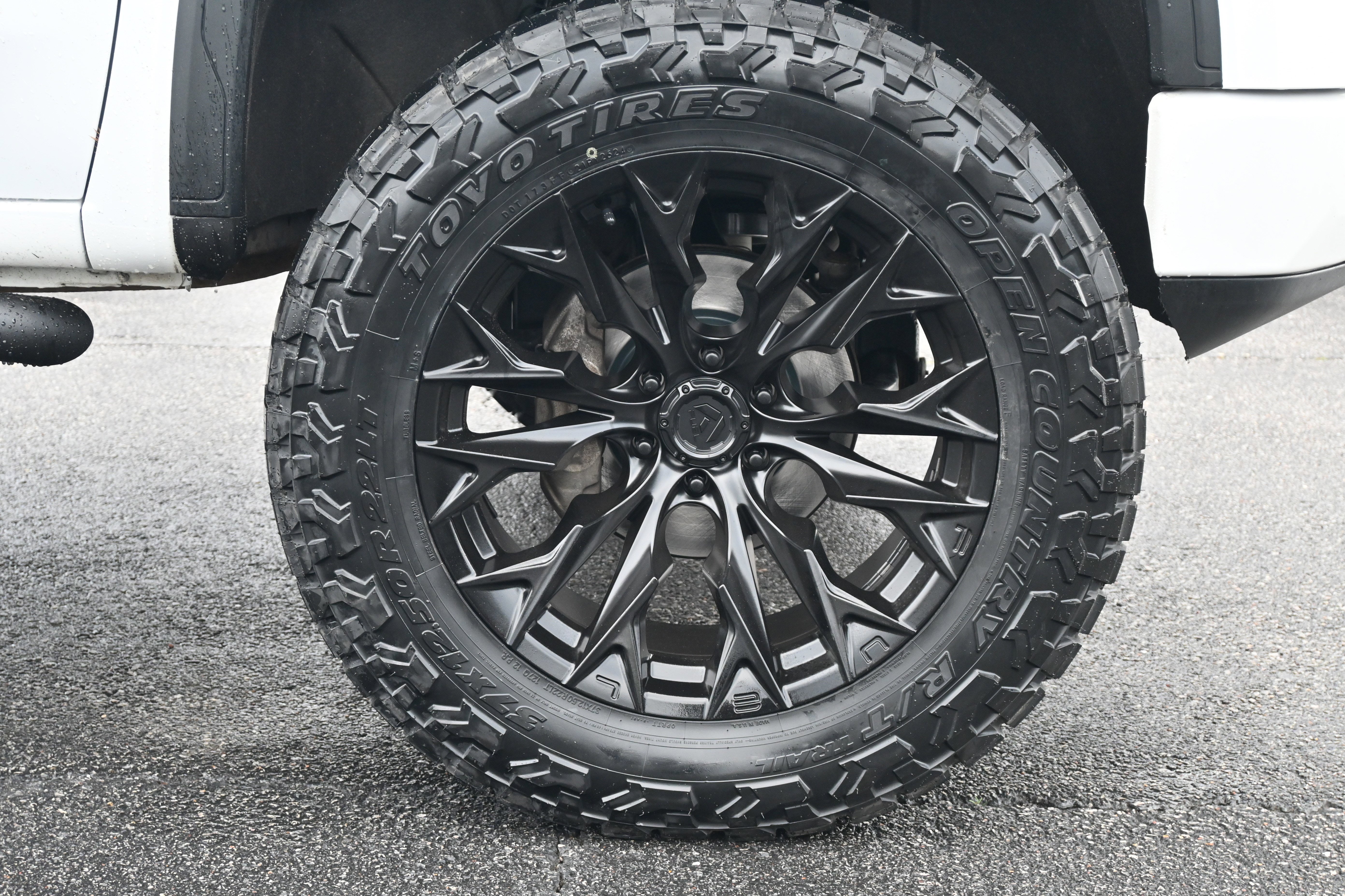 Used 2021 GMC Sierra 1500 Elevation image 13