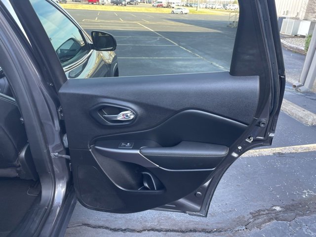 Used 2022 Jeep Cherokee Limited image 60