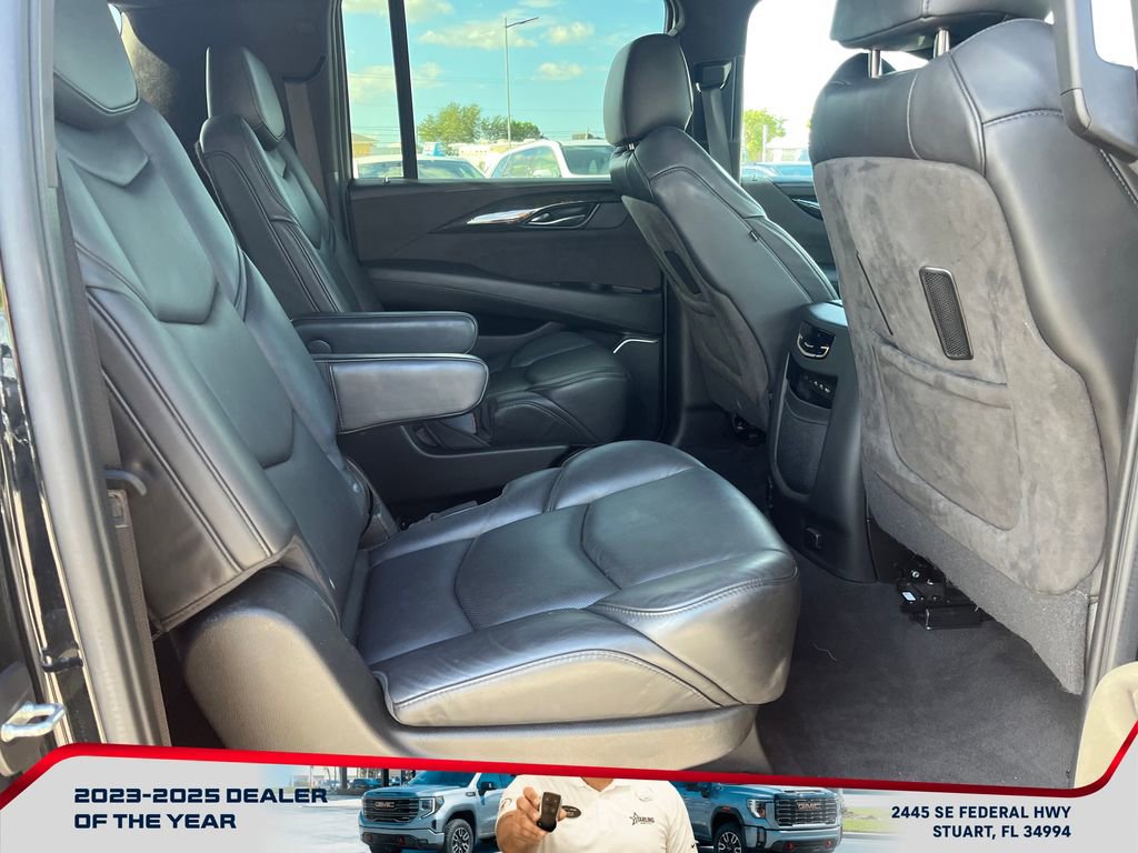 Used 2020 Cadillac Escalade ESV Platinum AWD/4WD image 18
