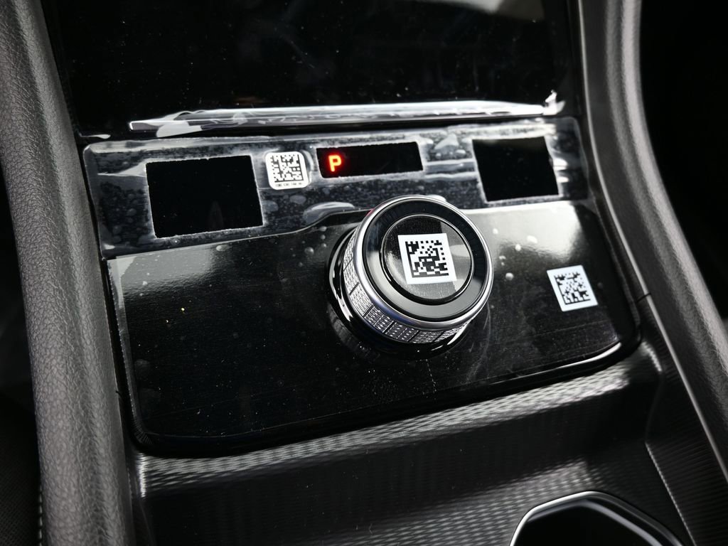 Used 2025 Jeep Grand Cherokee Laredo AWD/4WD image 21