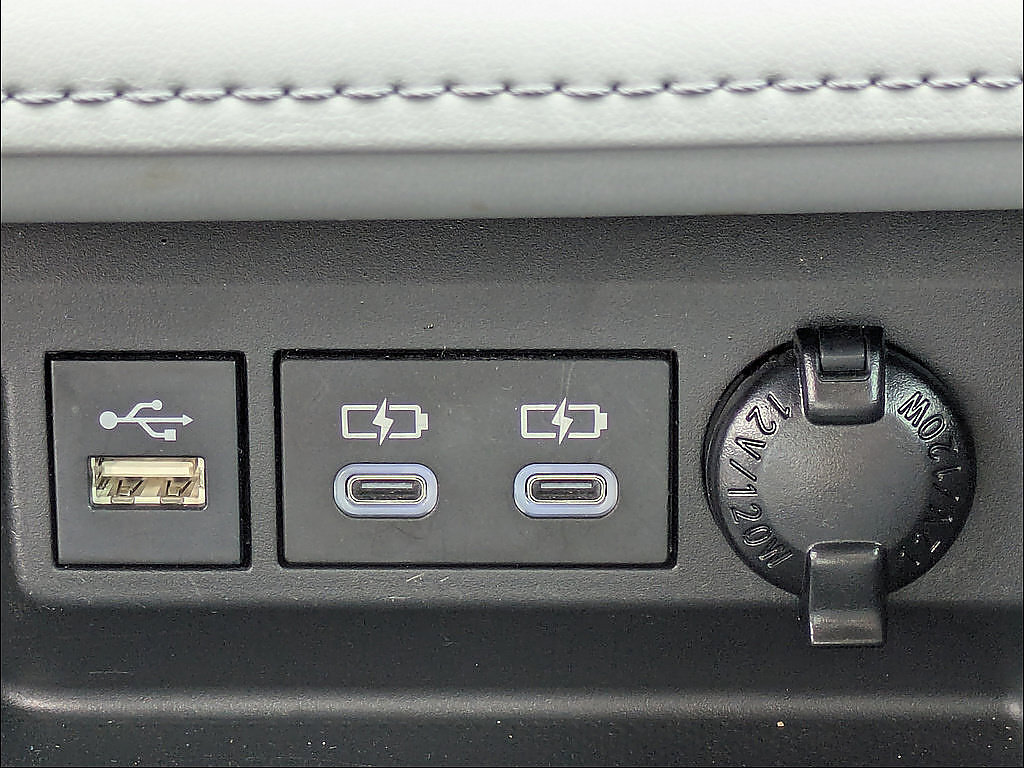 Used 2023 Toyota Highlander XLE FWD image 30