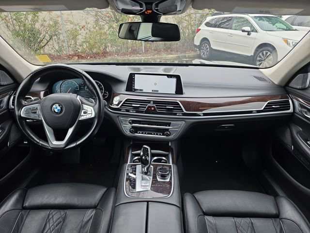 Used 2016 BMW 750i xDrive image 14