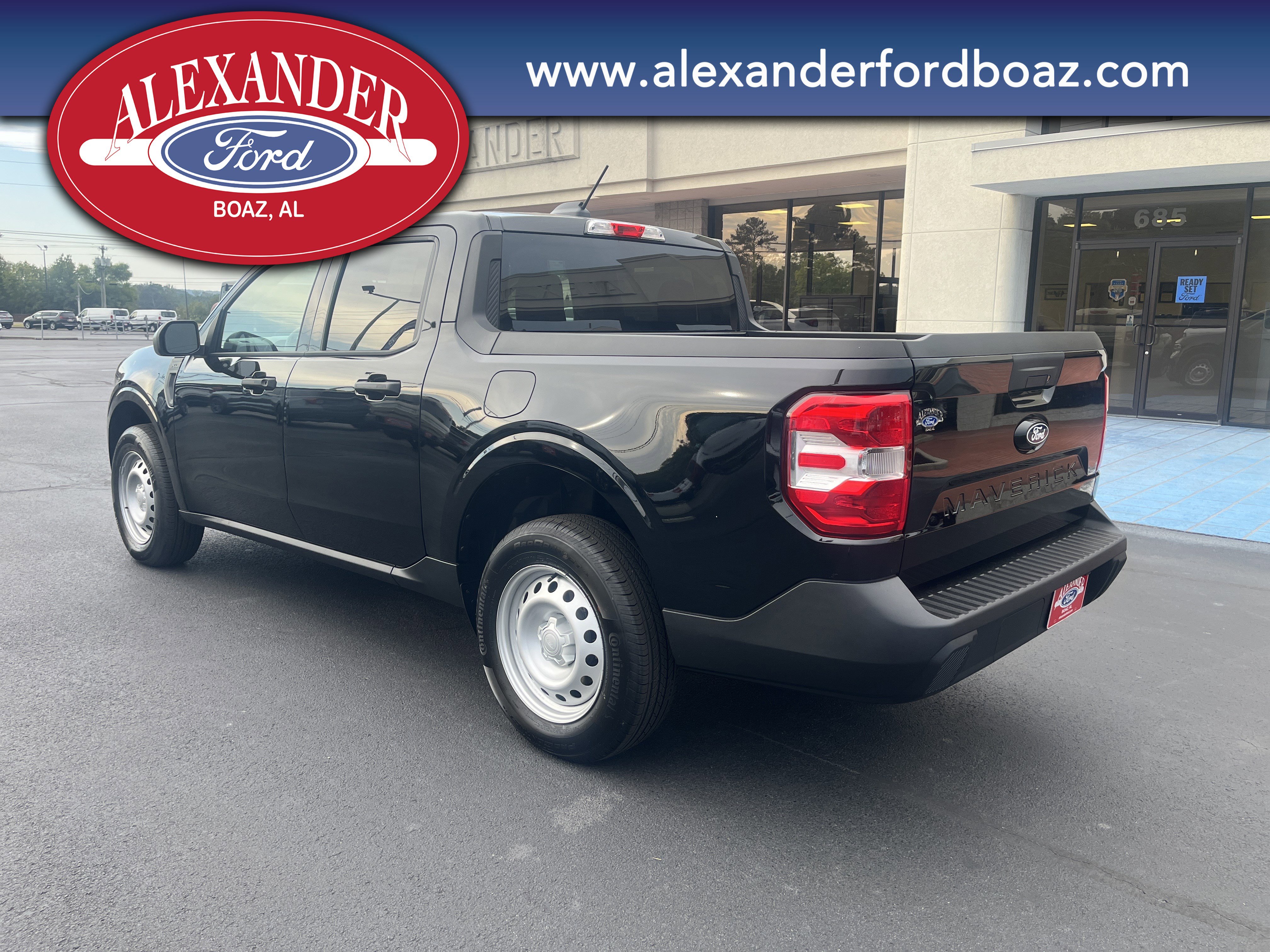 New 2025 Ford Maverick XL image 2