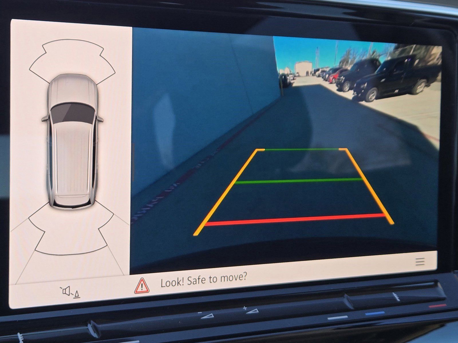 Used 2025 Volkswagen Atlas SEL image 14