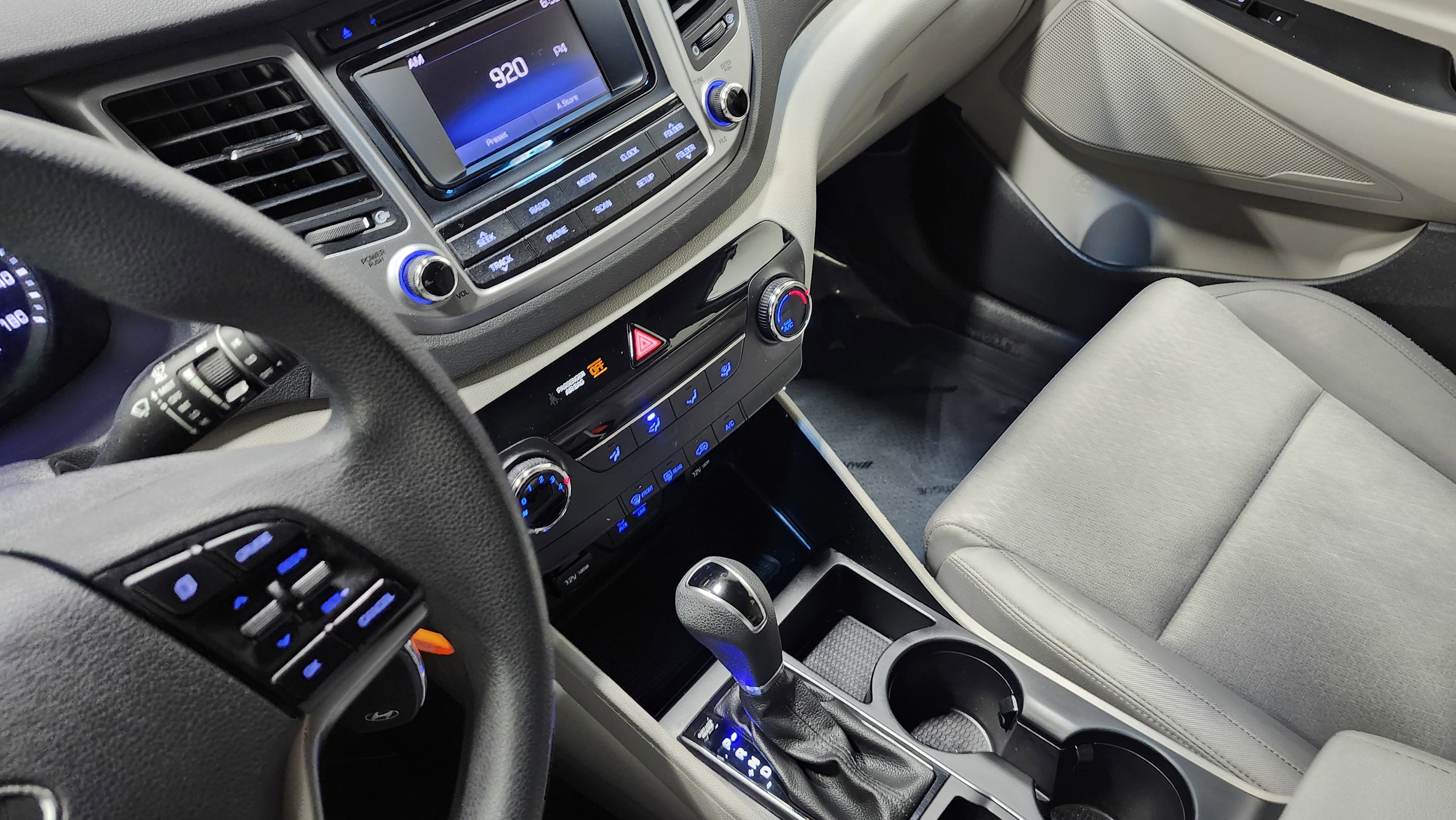 Used 2018 Hyundai Tucson SE w/ Cargo Package image 24