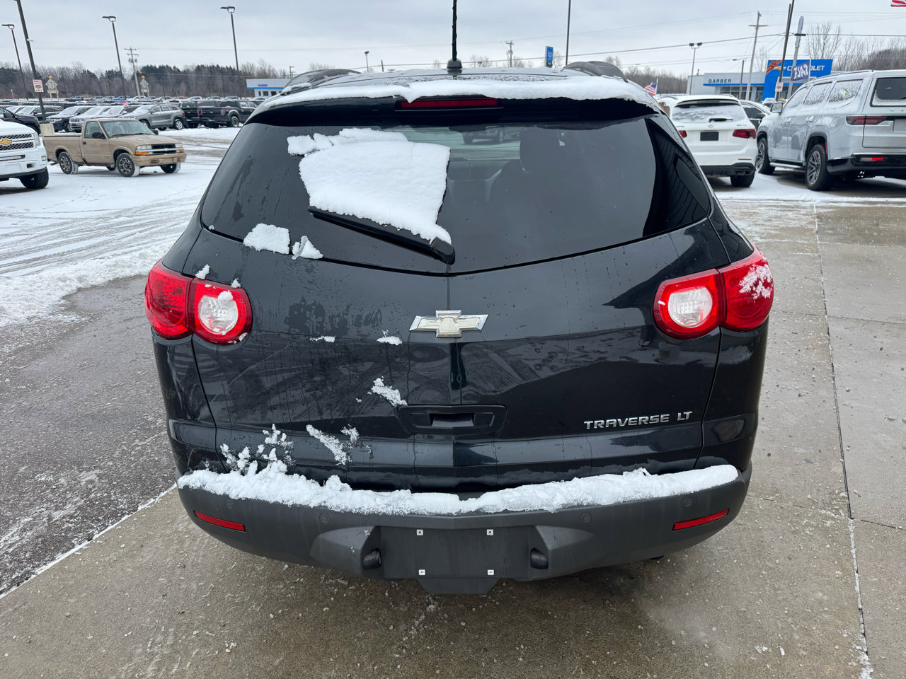 Used 2010 Chevrolet Traverse LT image 6