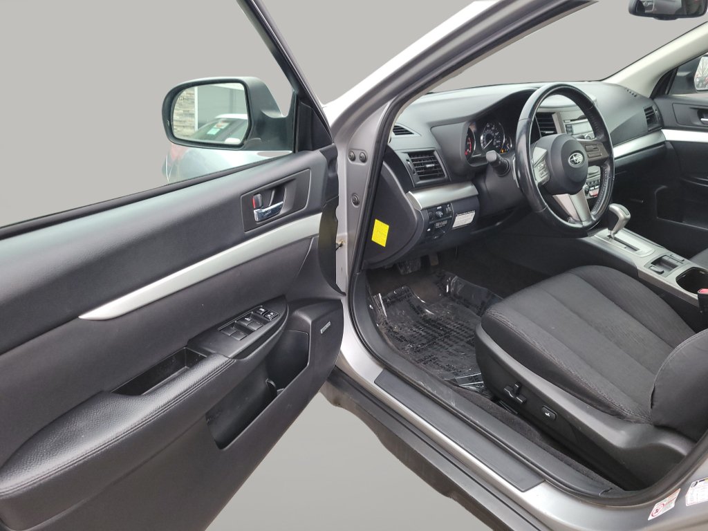 Used 2010 Subaru Outback 2.5i Premium w/ Popular Equipment Group 2A AWD/4WD image 19