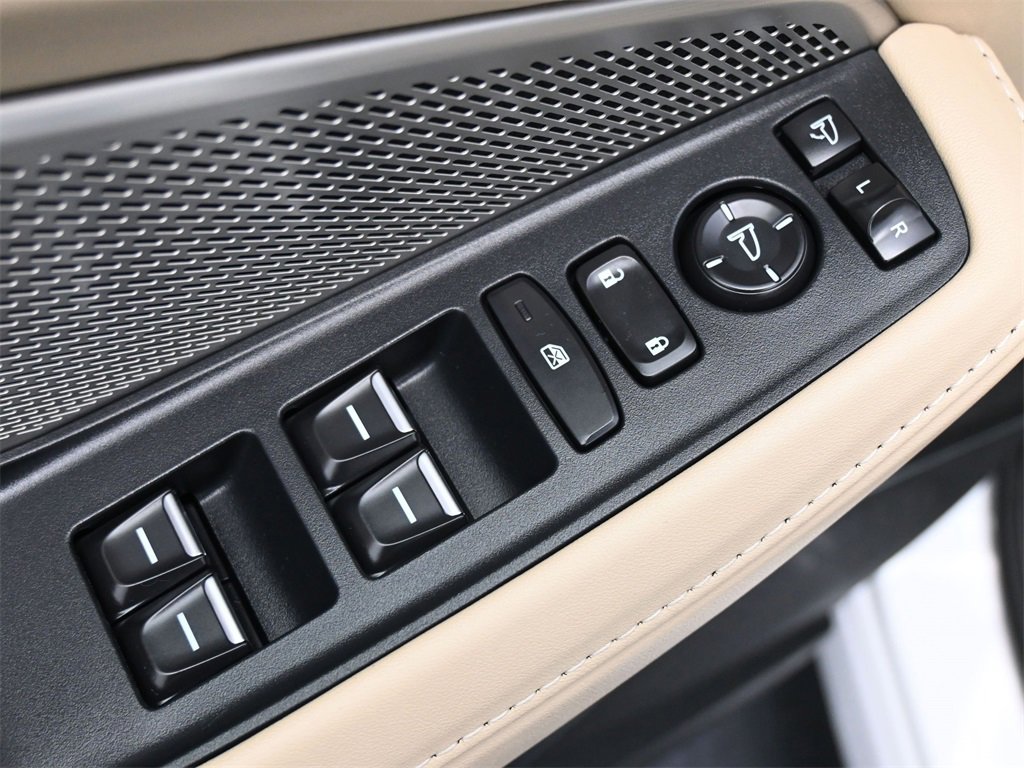 Used 2024 Acura MDX SH-AWD w/ Technology Package image 4