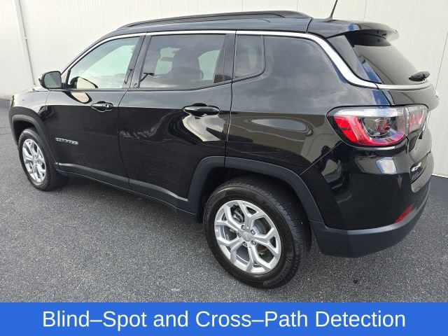 Used 2024 Jeep Compass Latitude AWD/4WD image 5