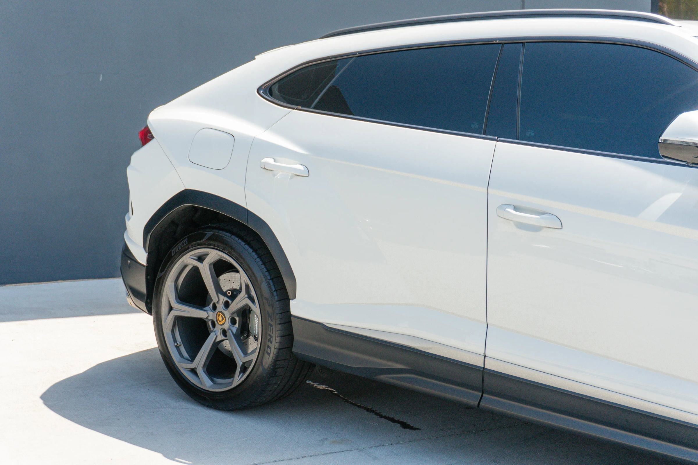 Used 2020 Lamborghini Urus AWD/4WD image 29