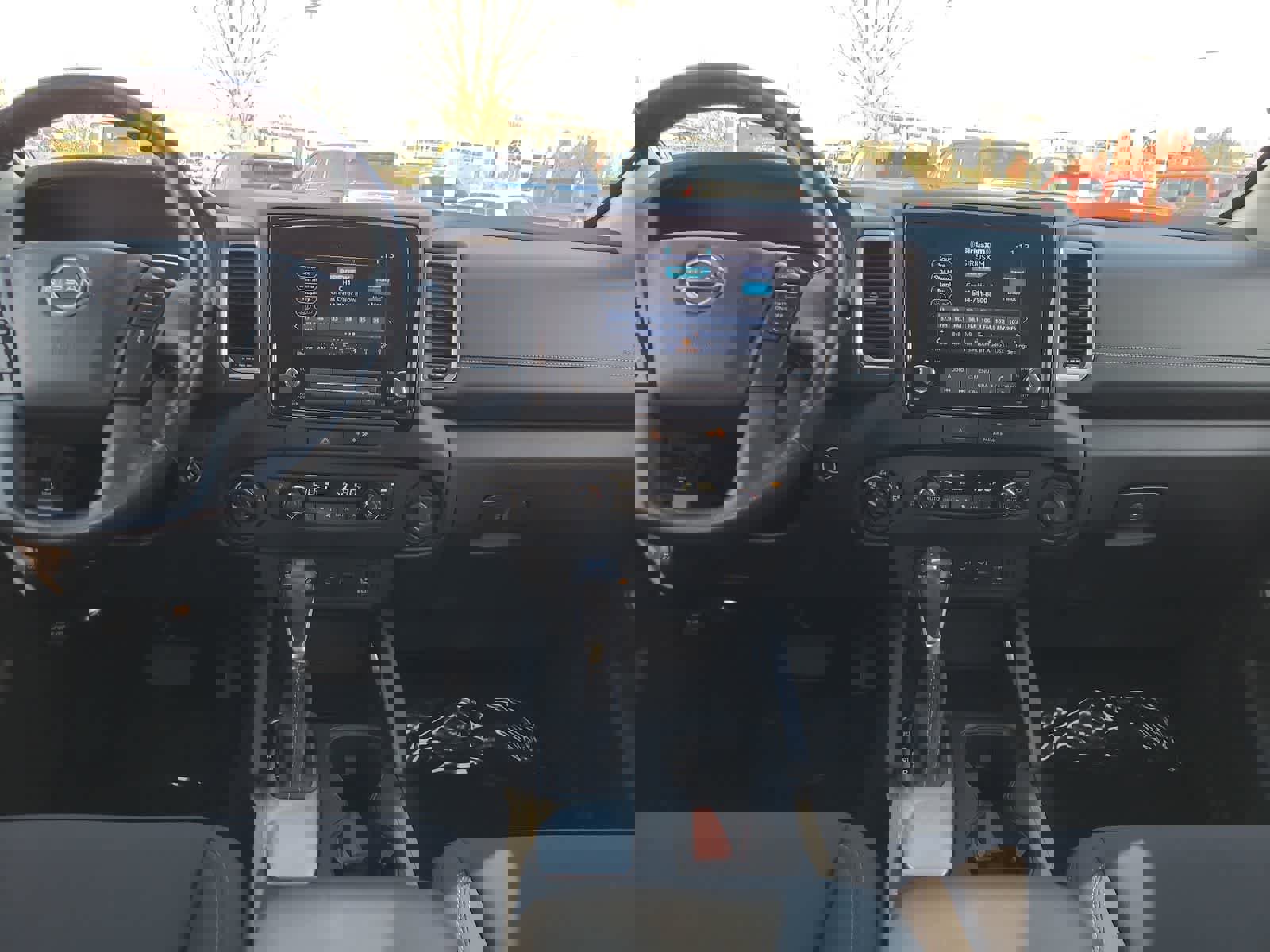 Used 2023 Nissan Frontier SV w/ SV Convenience Package image 18