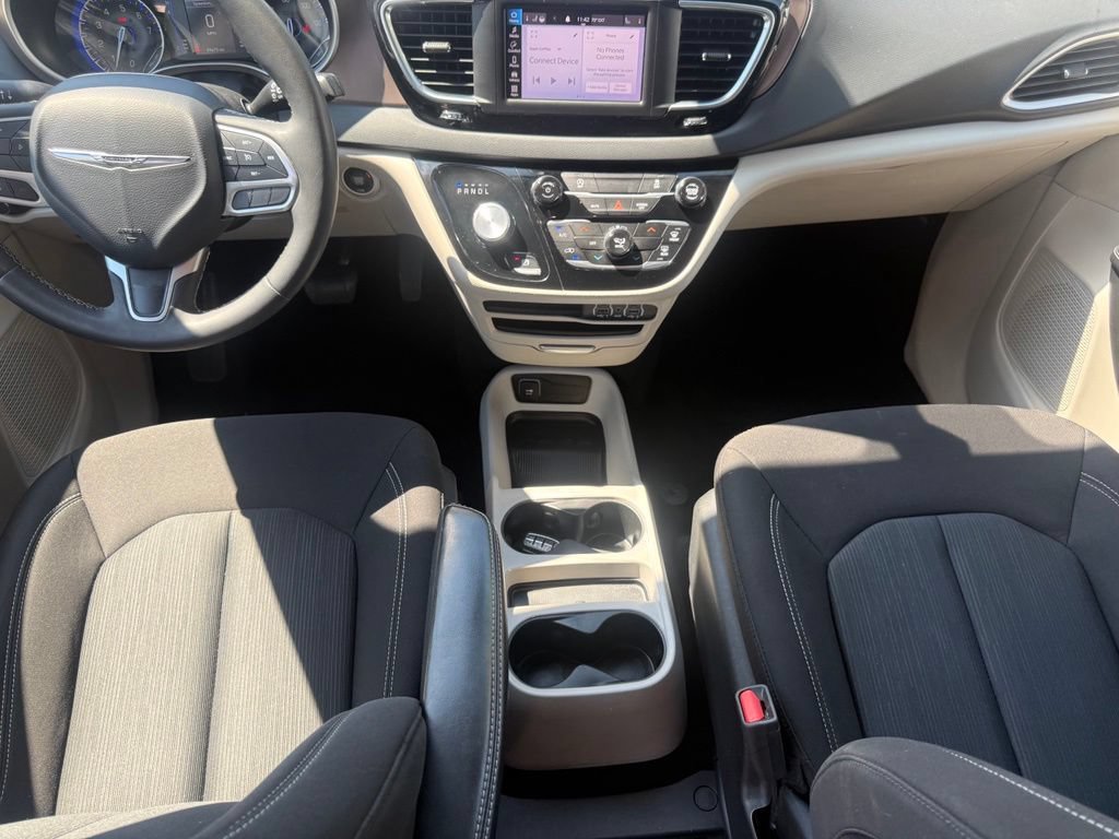 Used 2023 Chrysler Voyager LX FWD image 34